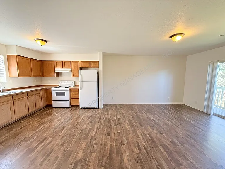 327 Olive St #C — Photo 12
