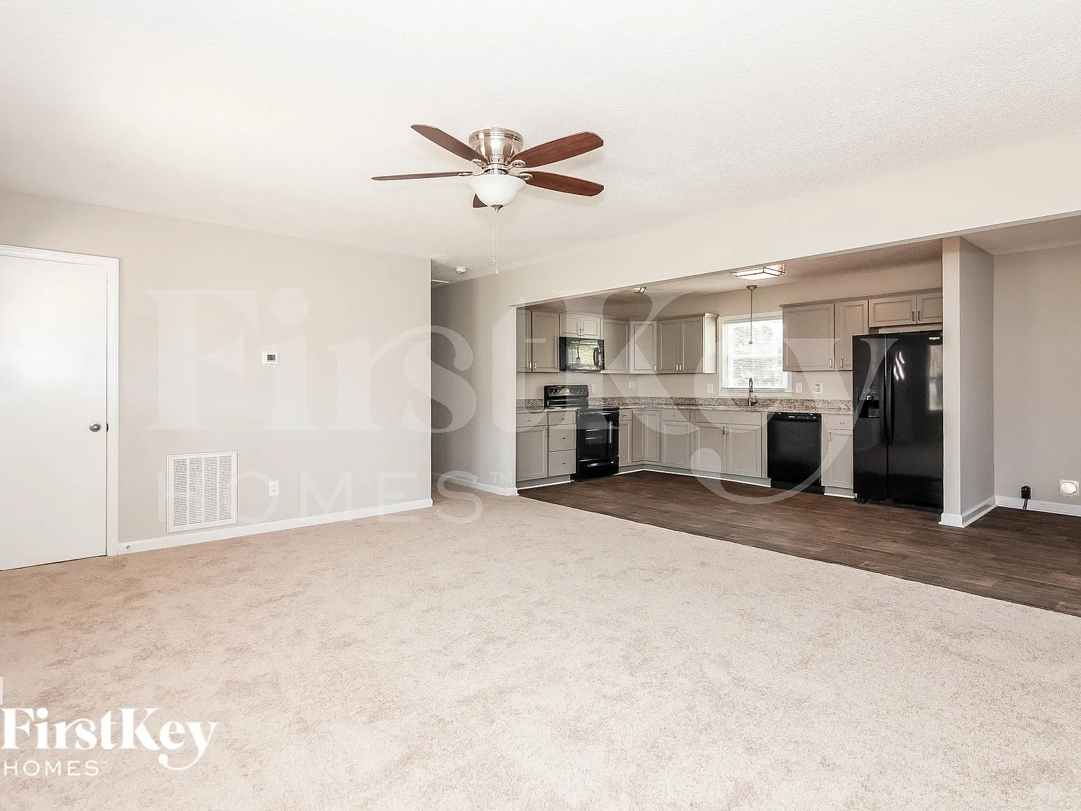 3 bed, 2.0 bath, 1144 sqft, $1,665 — Photo 3