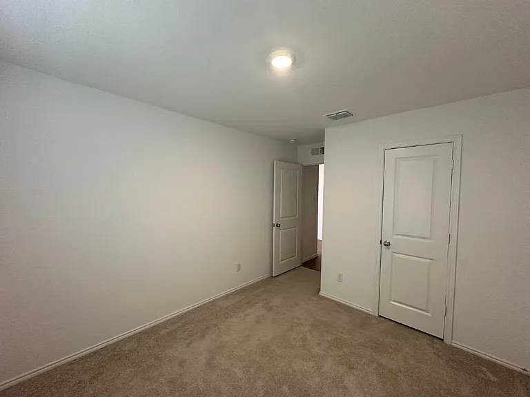 1132 Dashwood Dr — Photo 17