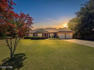 4629 Hillcrest Dr, Marianna, FL 32446