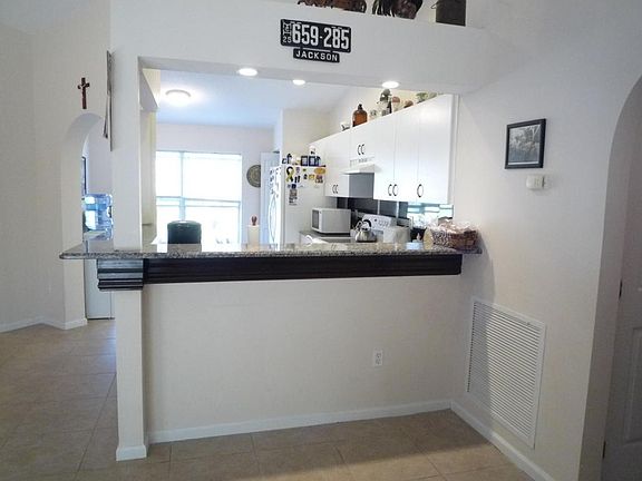 5th image of 3050 SW Circle St