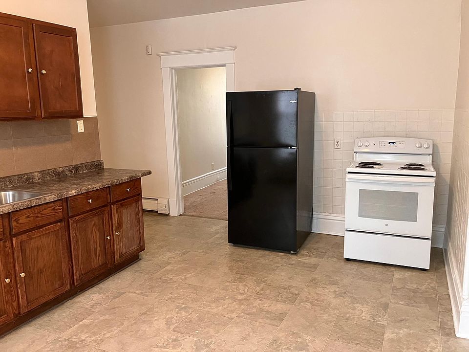 1st image of 1092 Ross Ave #1