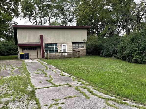 109 W 98th St, Kansas City, MO 64114