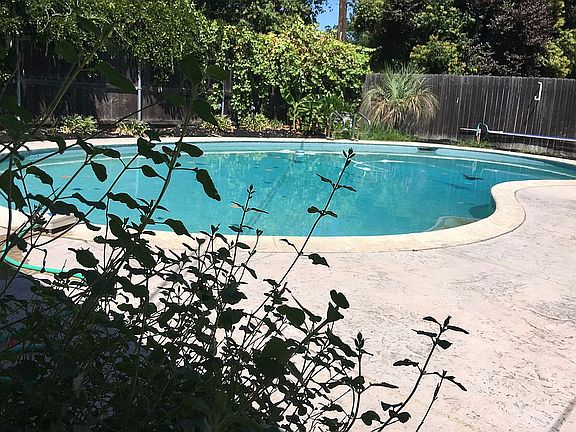 4th image of 2905 Holt Way