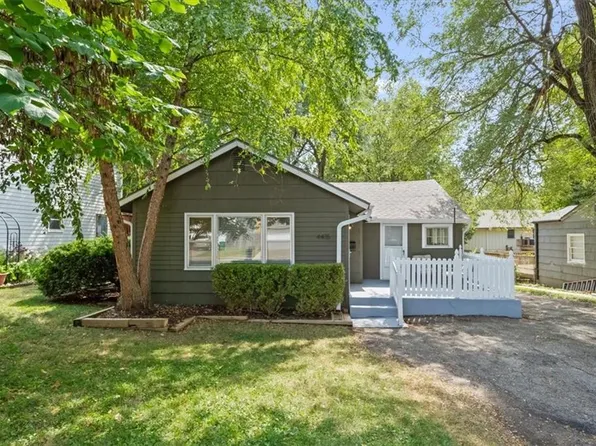 4415 W 52nd Ter, Roeland Park, KS 66205