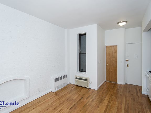 3rd image of 206 E 25th St #2FE