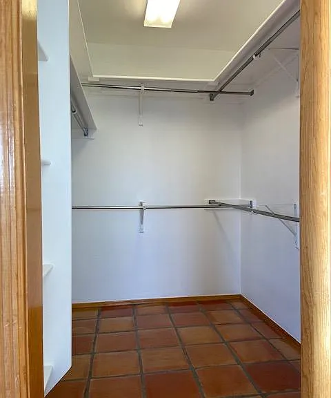 2045 Cresta Ct — Photo 15