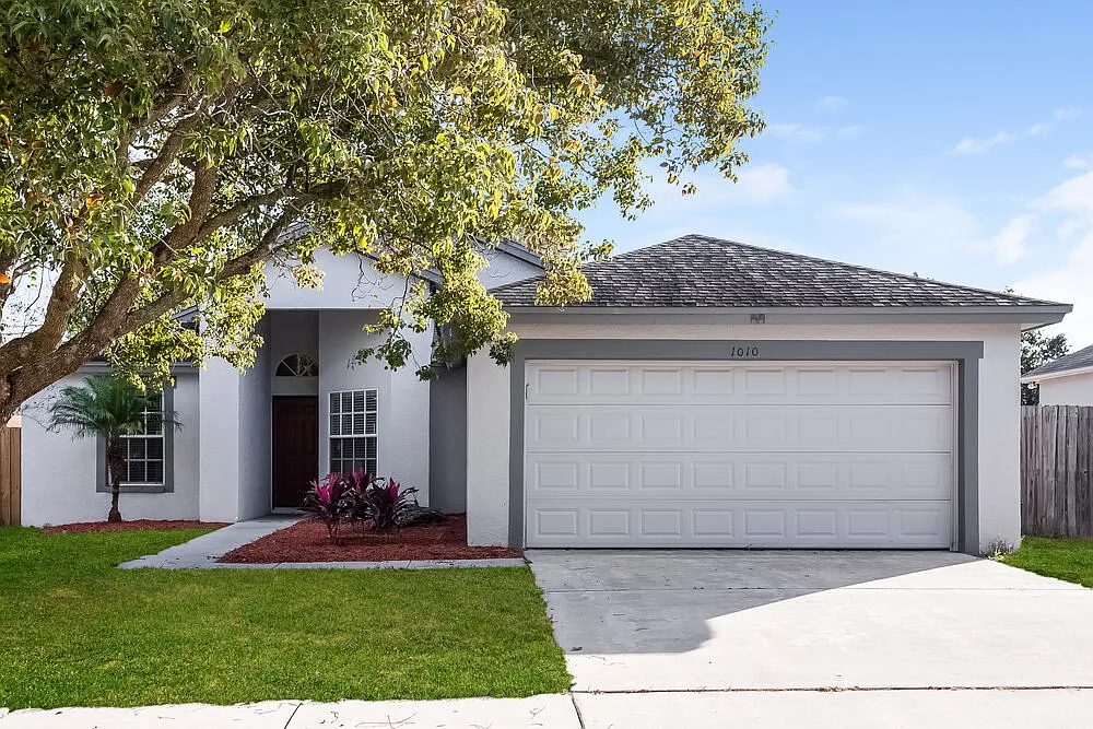 3 bed, 2.0 bath, 1545 sqft, $3,860 — Photo 1