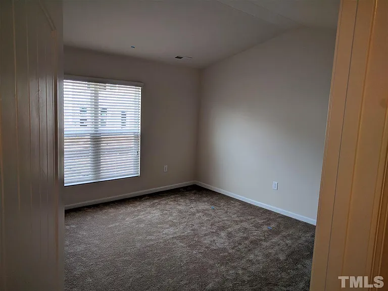 1007 Mirbeck Ln — Photo 9
