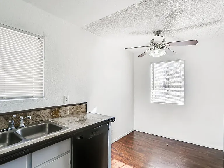 24 Rose Cir #A — Photo 11