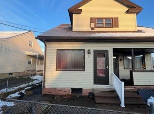 27 E Snyder Ave, McAdoo, PA 18237