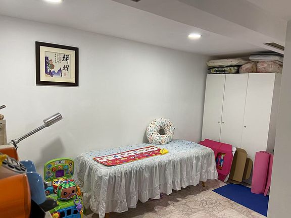 5th image of 7725 169th St #1