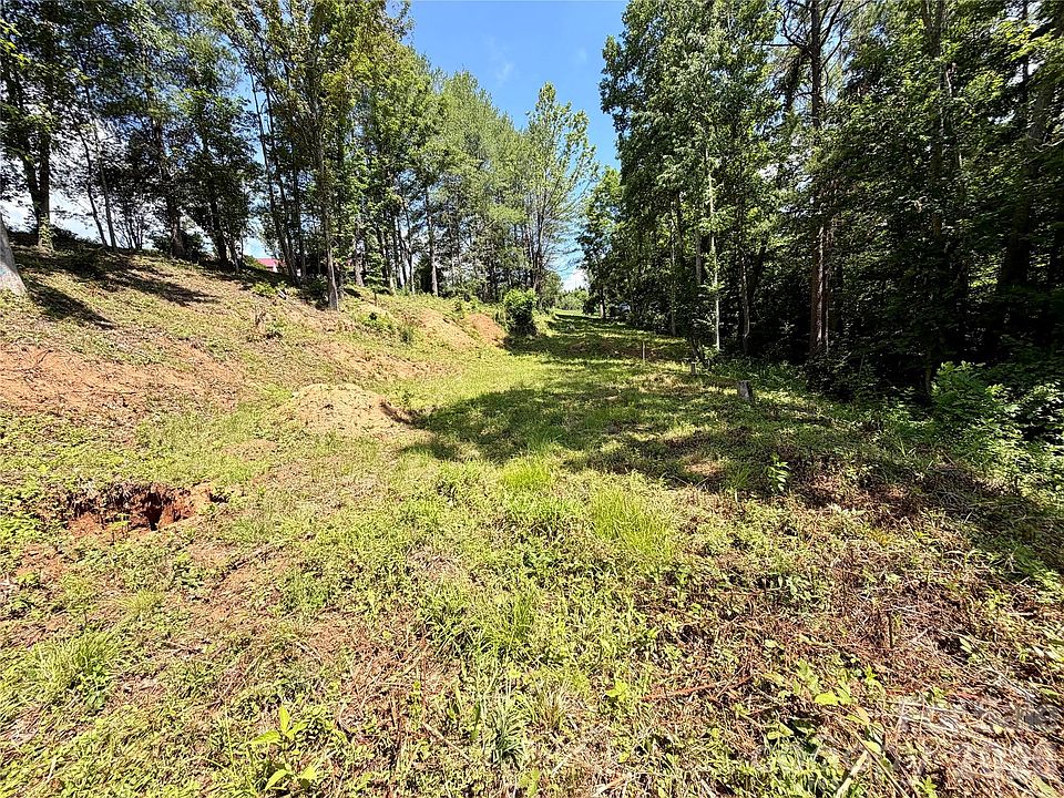 1st image of 12 Willow Knolls Dr