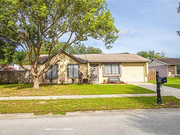 3rd image of 1509 Piney Branch Cir