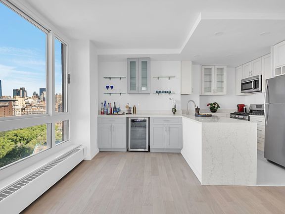 5th image of 1 Irving Pl APT U15b