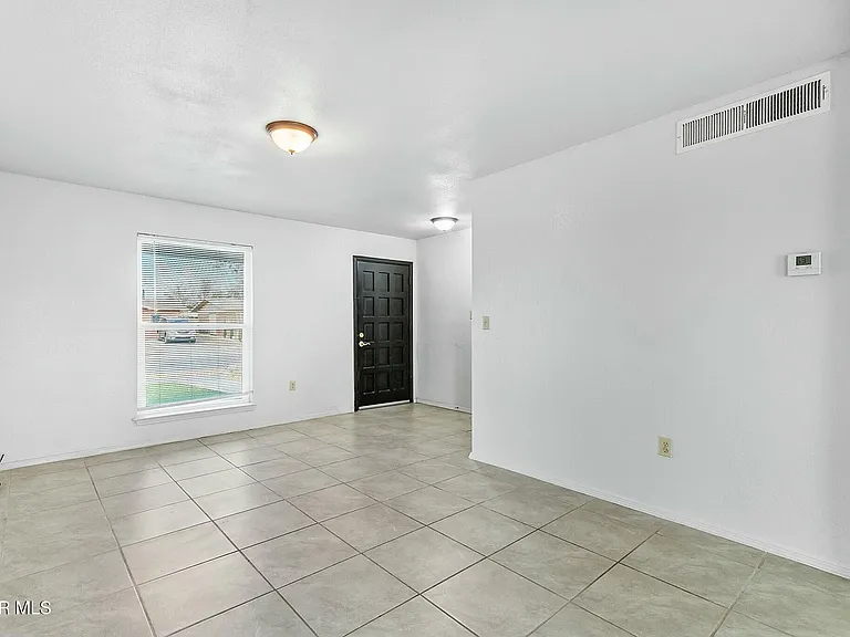 11404 Bunky Henry Ln — Photo 5