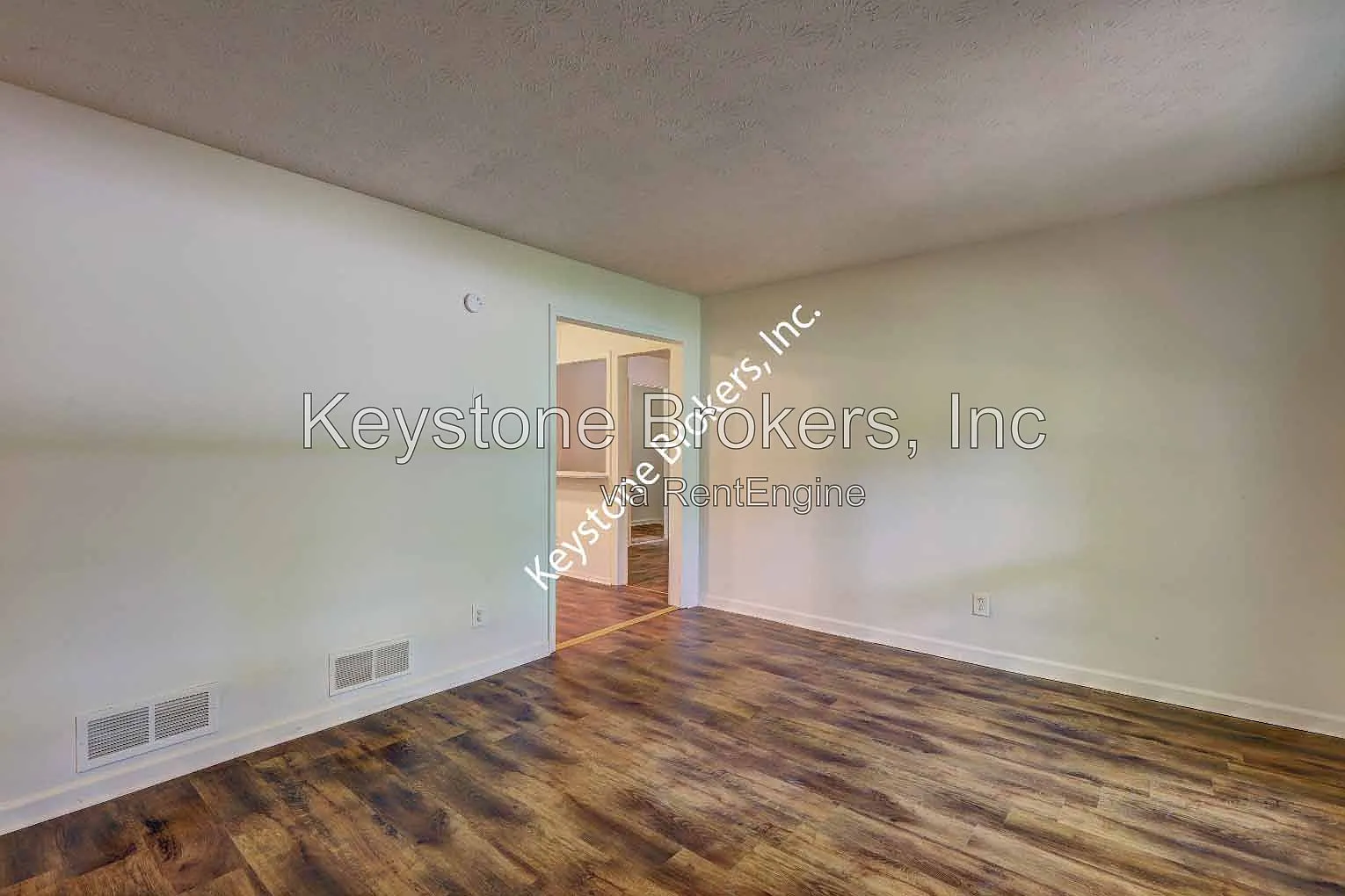 3 bed, 2.0 bath, 1352 sqft, $1,395 — Photo 4