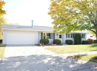 1019 Holly Tree Ln, Fond Du Lac, WI 54935