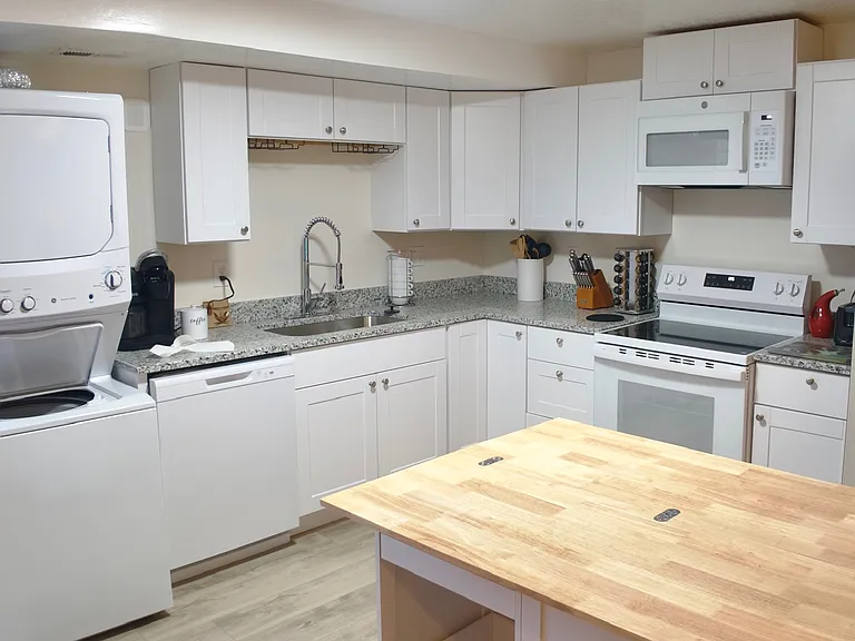 384 W Harvard Dr — Photo 7