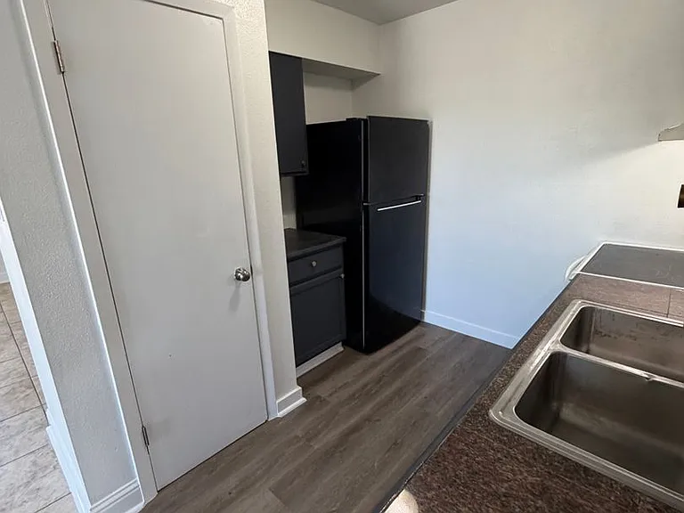 820 Martin Behrman Ave — Photo 4