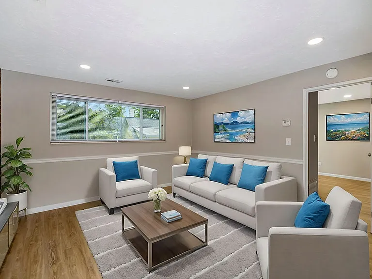 Delta Bend Apartments in Mount Lookout — Photo 4