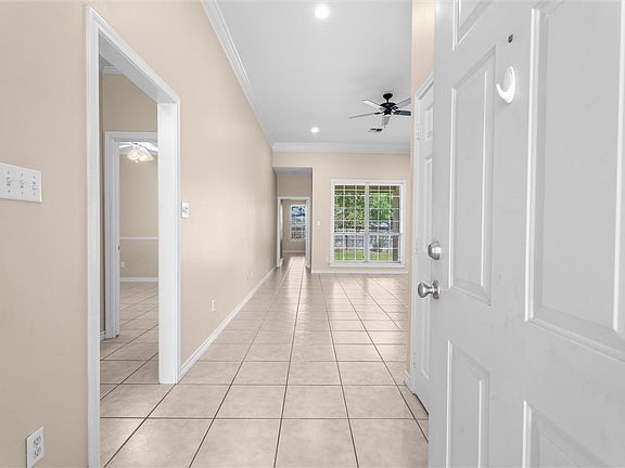 5th image of 208 Stuttgart Cir