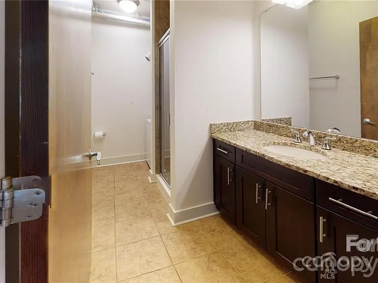 715 N Graham St #305 — Photo 8