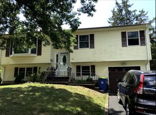 14 Fulton Rd, Somerset, NJ 08873