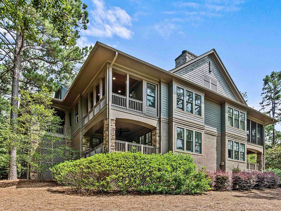 1st image of 1050 Royal Ln