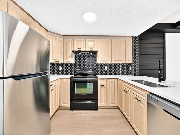 3rd image of 6315 135th Ave NW #323