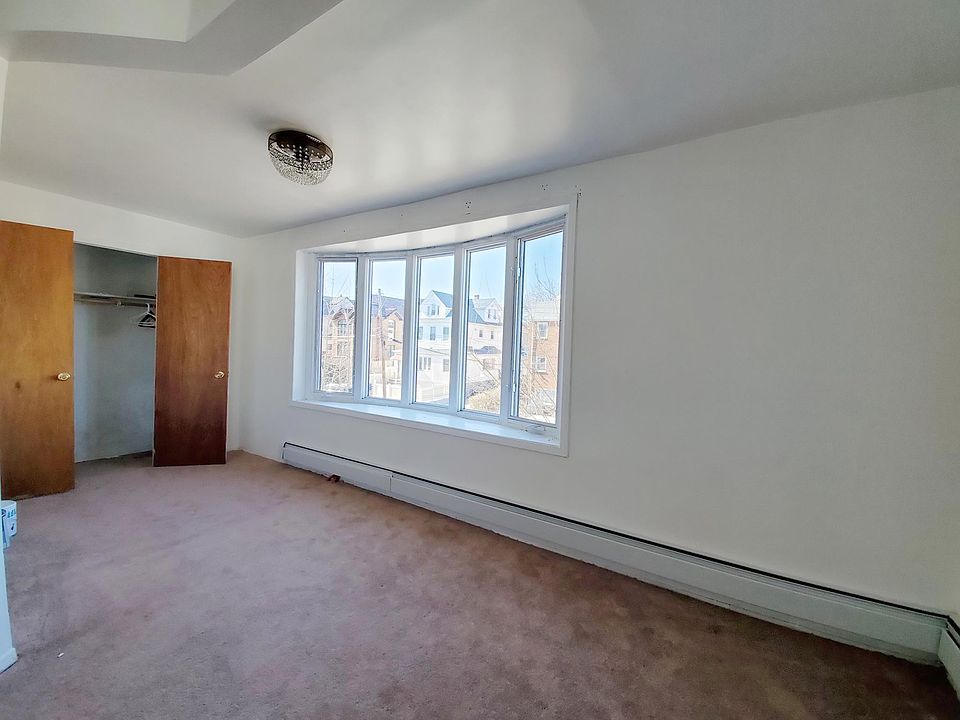 2nd image of 14950 Elm Ave