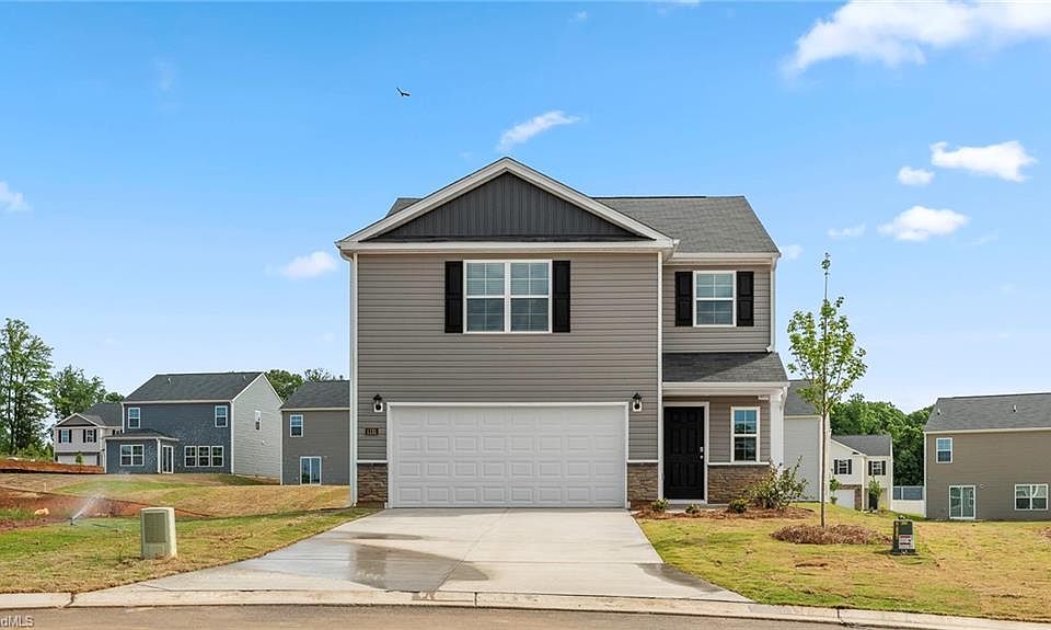 1st image of 633 Beechwood Cir