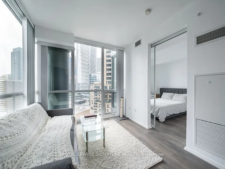 45 Charles St E #1906 — Photo 9