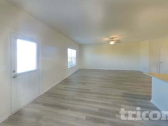 3rd image of 118 Avondale Blvd