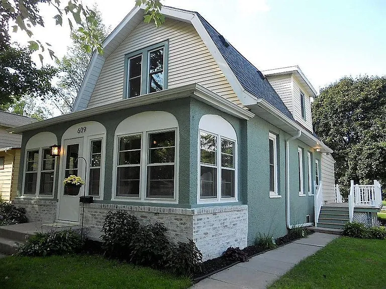609 Water St — Photo 1