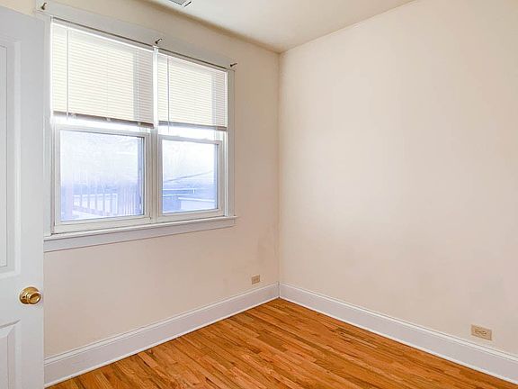 2nd image of 1935 N Wood St #G04c