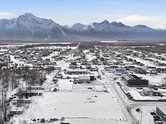 4th image of 1980 S Eklutna St