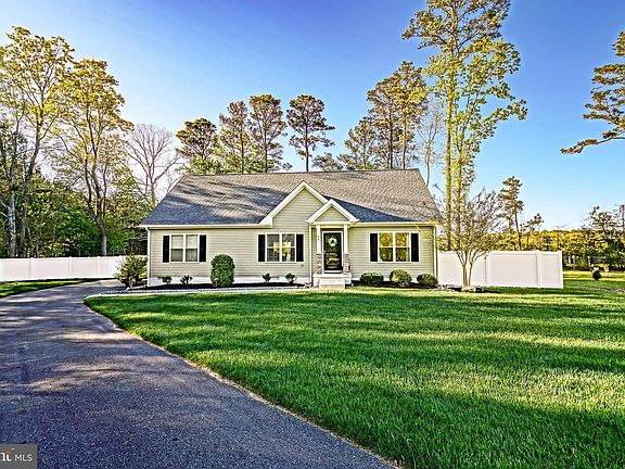 2nd image of 34 Blackwood Dr