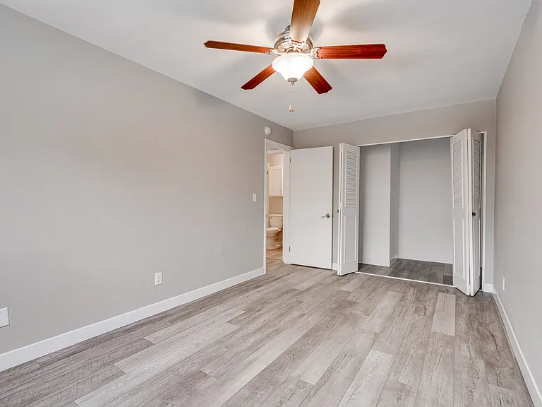 McCarron's View Apartments — Photo 53
