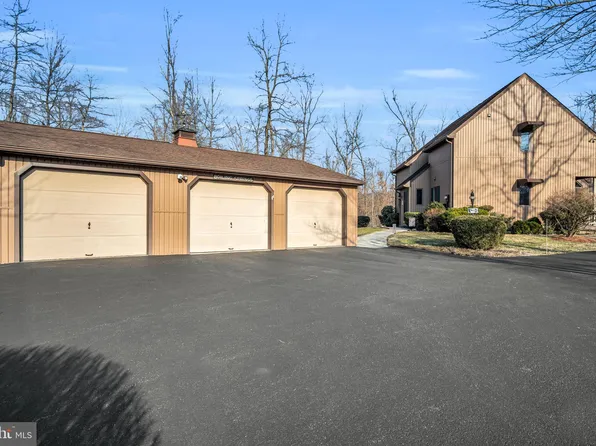 638 Whiskey Springs Rd, Boiling Springs, PA 17007