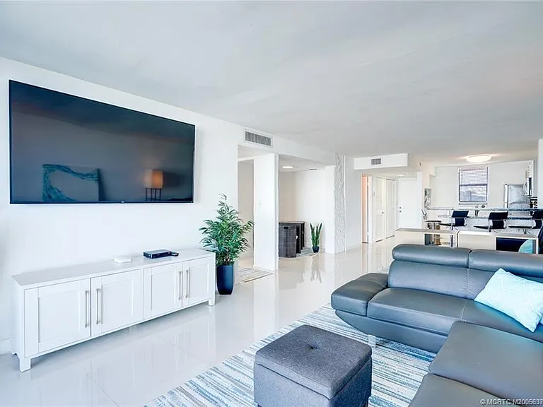 9940 S Ocean Dr #305 — Photo 9