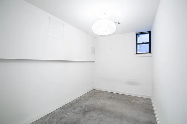 Rented by Nooklyn NYC LLC | media 36