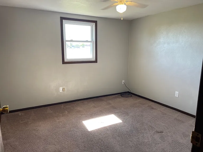 1262 Sunrise Ct — Photo 4