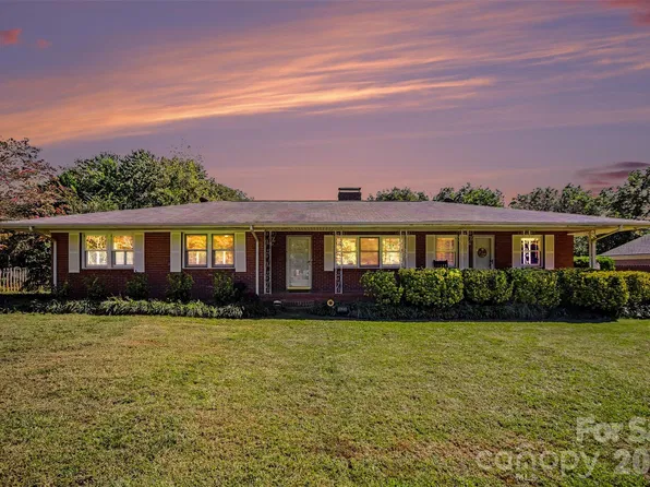 1620 Forest Lake Dr, Rock Hill, SC 29732