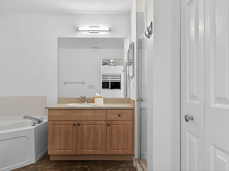 Master Bathroom 2/3