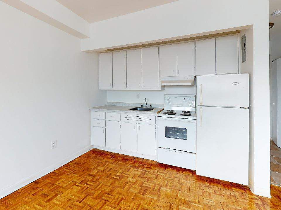 1st image of 2448 Carling Ave