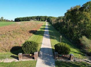 9515 E Bristol Rd, Davison, MI 48423