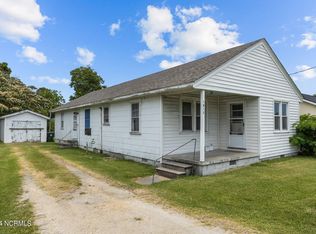 1615 Live Oak St, Beaufort, NC 28516