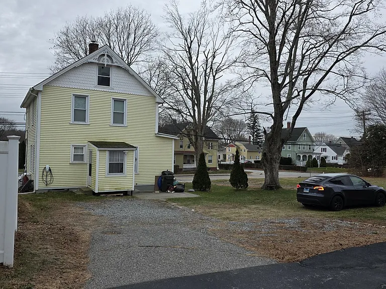 96 E Main St — Photo 4