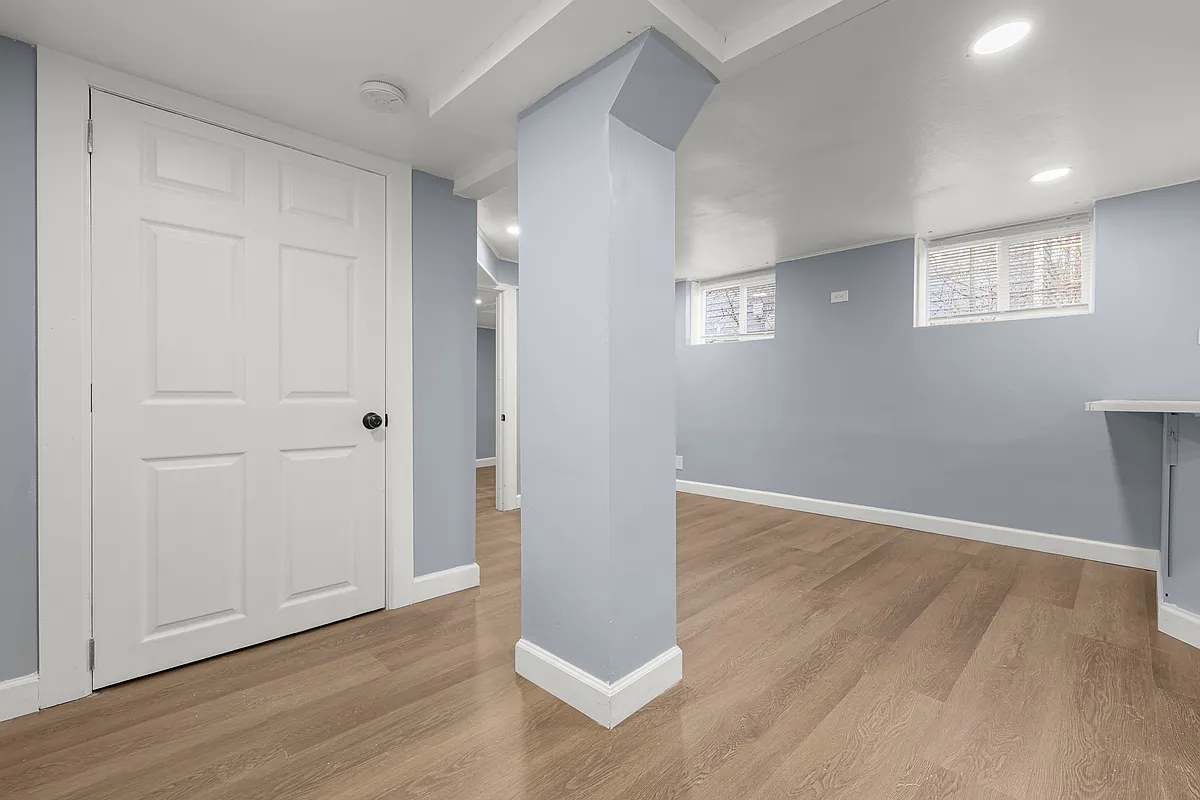 Building Photo - 425 Vester St #4